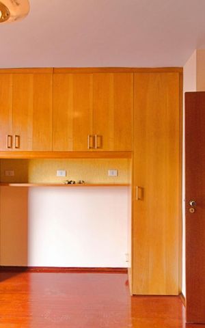 Casa à venda com 180m², 3 quartos e 3 vagas Casa à venda com 180m², 3 quartos e 3 vagasSuite