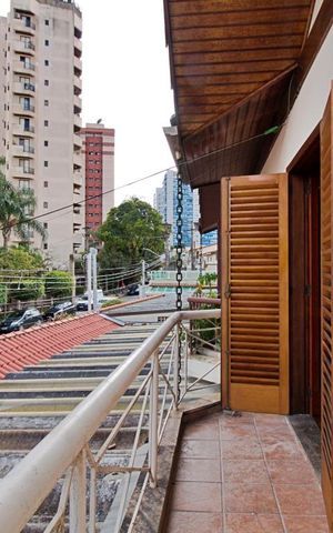 Casa à venda com 180m², 3 quartos e 3 vagas Casa à venda com 180m², 3 quartos e 3 vagasVaranda da Suite
