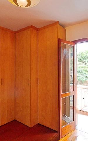 Casa à venda com 180m², 3 quartos e 3 vagas Casa à venda com 180m², 3 quartos e 3 vagasSuite