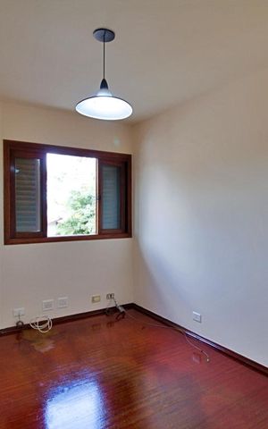 Casa à venda com 180m², 3 quartos e 3 vagas Casa à venda com 180m², 3 quartos e 3 vagasQuarto 2