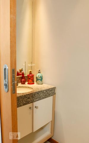Apartamento para alugar com 180m², 3 quartos e 2 vagas Apartamento para alugar com 180m², 3 quartos e 2 vagasLavabo