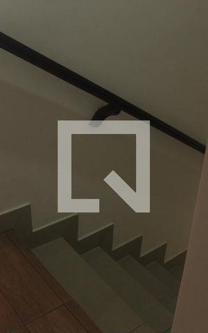 Casa à venda com 96m², 2 quartos e 1 vagaEscada