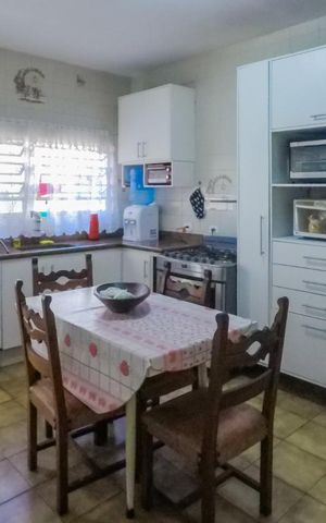 Casa à venda com 250m², 3 quartos e 8 vagasCozinha