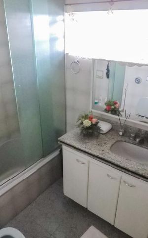 Casa à venda com 250m², 3 quartos e 8 vagasBanheiro