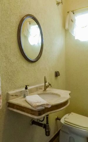 Casa à venda com 250m², 3 quartos e 8 vagasLavabo