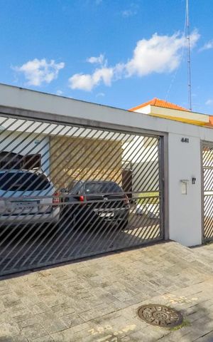 Casa à venda com 250m², 3 quartos e 8 vagasFachada