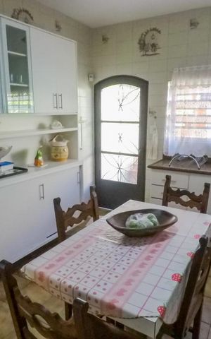 Casa à venda com 250m², 3 quartos e 8 vagasCozinha