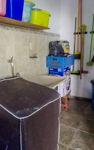 Casa à venda com 250m², 3 quartos e 8 vagasÁrea de Serviço