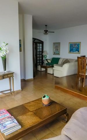 Casa à venda com 250m², 3 quartos e 8 vagasSala