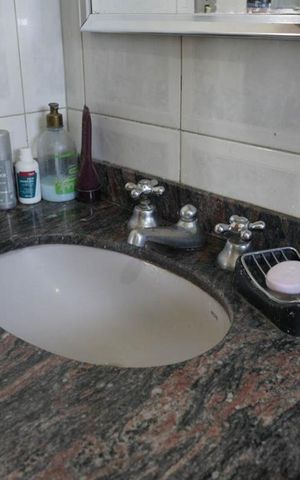 Apartamento à venda com 130m², 3 quartos e 2 vagas Apartamento à venda com 130m², 3 quartos e 2 vagasBanheiro Suíte