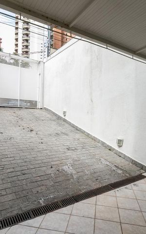 Casa para alugar com 360m², 3 quartos e 6 vagasGaragem