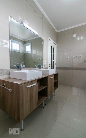 Casa para alugar com 360m², 3 quartos e 6 vagasBanheiro da Suíte