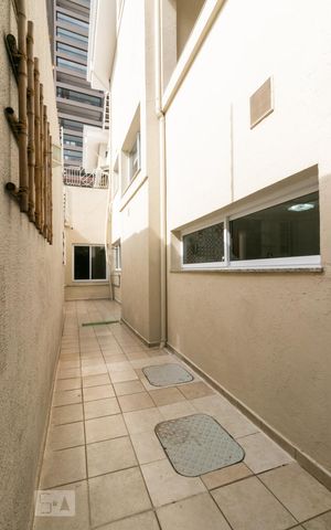 Casa para alugar com 360m², 3 quartos e 6 vagasCorredor Externo