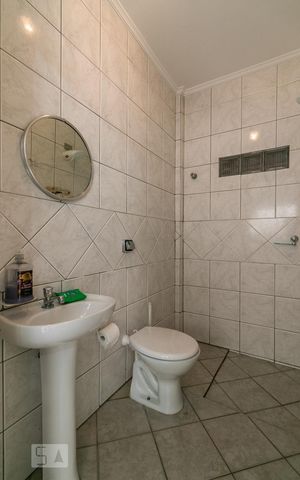 Casa para alugar com 360m², 3 quartos e 6 vagasÁrea de Serviço - Banheiro 