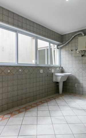 Casa para alugar com 360m², 3 quartos e 6 vagasÁrea de Serviço