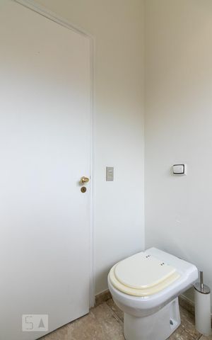 Casa para alugar com 360m², 3 quartos e 6 vagasLavabo