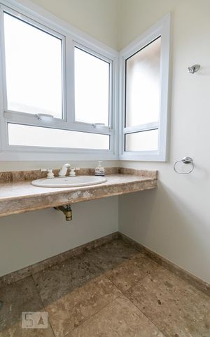 Casa para alugar com 360m², 3 quartos e 6 vagasLavabo