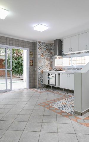 Casa para alugar com 360m², 3 quartos e 6 vagasCozinha