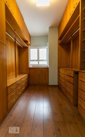 Casa para alugar com 360m², 3 quartos e 6 vagasSuíte Closet