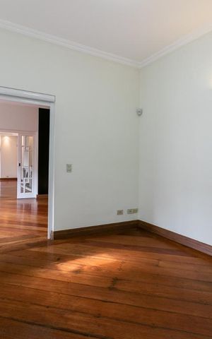 Casa para alugar com 360m², 3 quartos e 6 vagasSala