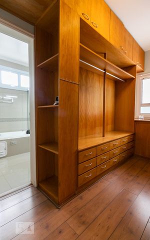 Casa para alugar com 360m², 3 quartos e 6 vagasSuíte Closet