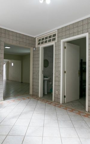 Casa para alugar com 360m², 3 quartos e 6 vagasÁrea de Serviço
