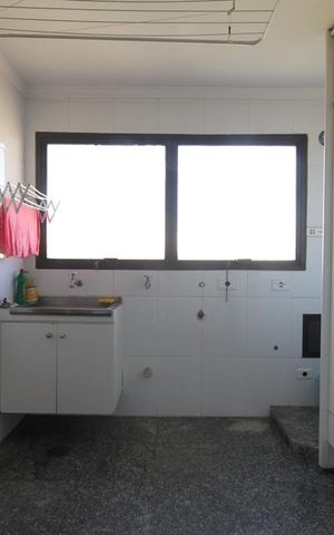 Apartamento à venda com 212m², 3 quartos e 3 vagasÁrea de serviço