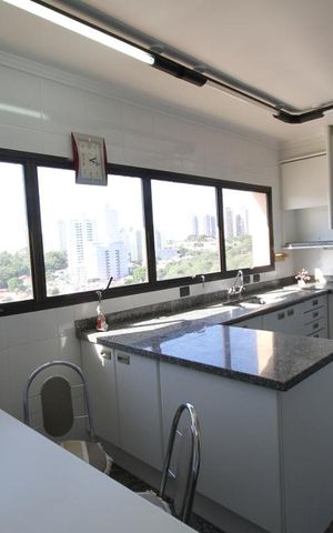 Apartamento à venda com 212m², 3 quartos e 3 vagasCozinha