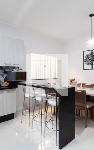 Casa à venda com 220m², 3 quartos e 2 vagas Casa à venda com 220m², 3 quartos e 2 vagasCozinha