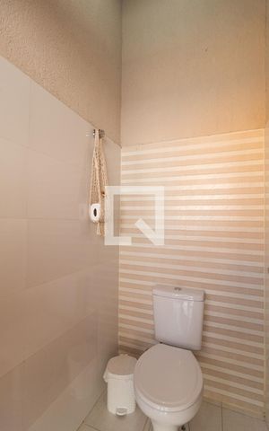 Casa à venda com 220m², 3 quartos e 2 vagas Casa à venda com 220m², 3 quartos e 2 vagasBanheiro da Churrasqueira
