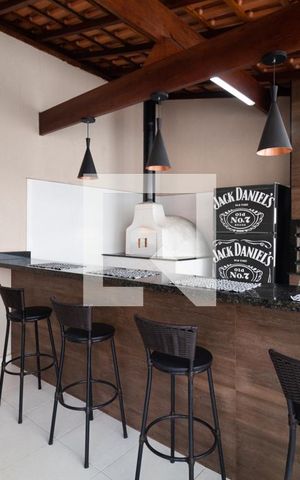 Casa à venda com 220m², 3 quartos e 2 vagas Casa à venda com 220m², 3 quartos e 2 vagasChurrasqueira