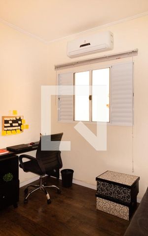 Casa à venda com 220m², 3 quartos e 2 vagas Casa à venda com 220m², 3 quartos e 2 vagasQuarto 1