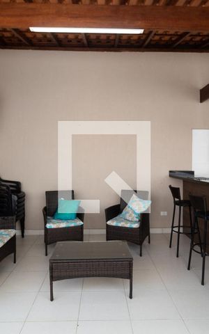 Casa à venda com 220m², 3 quartos e 2 vagas Casa à venda com 220m², 3 quartos e 2 vagasChurrasqueira