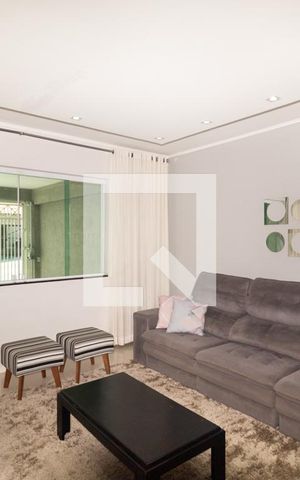 Casa à venda com 220m², 3 quartos e 2 vagas Casa à venda com 220m², 3 quartos e 2 vagasSala