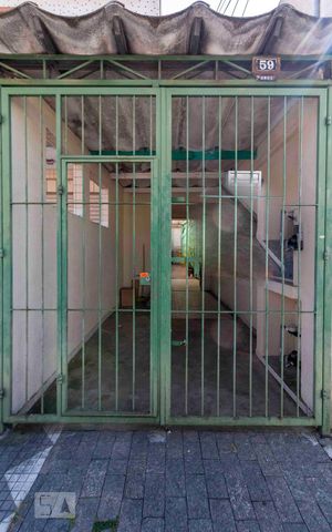 Casa para alugar com 60m², 2 quartos e sem vaga Casa para alugar com 60m², 2 quartos e sem vagaFachada