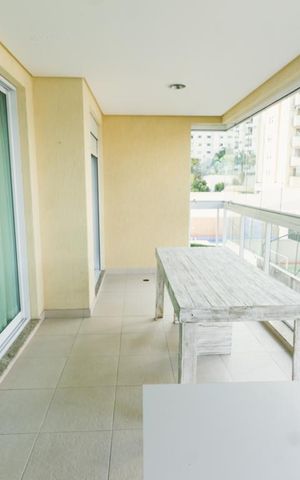 Apartamento à venda com 120m², 3 quartos e 3 vagas Apartamento à venda com 120m², 3 quartos e 3 vagasVaranda