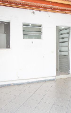 Casa para alugar com 70m², 1 quarto e 1 vaga Casa para alugar com 70m², 1 quarto e 1 vagaVaranda