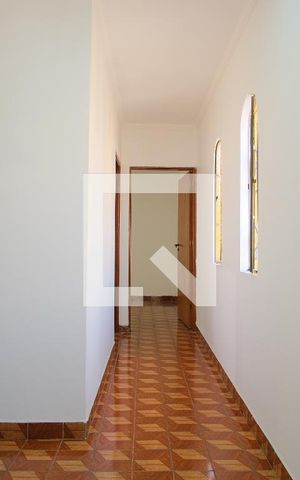 Casa à venda com 302m², 3 quartos e 2 vagasCorredor
