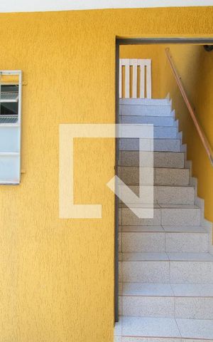 Casa à venda com 302m², 3 quartos e 2 vagasEscada