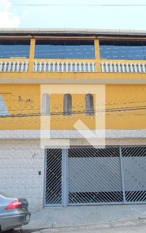 Casa à venda com 302m², 3 quartos e 2 vagasFachada
