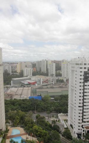 Apartamento à venda com 210m², 5 quartos e 4 vagasVista da suíte 3