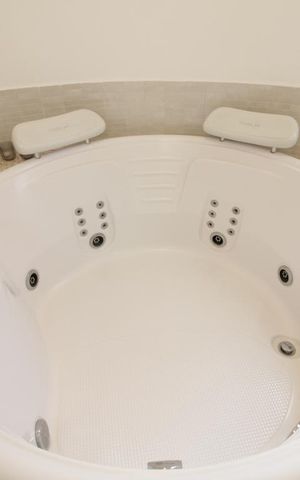 Apartamento à venda com 210m², 5 quartos e 4 vagasBanheira