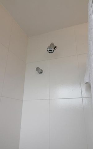Apartamento à venda com 210m², 5 quartos e 4 vagasChuveiro