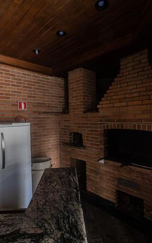 Apartamento à venda com 170m², 4 quartos e 2 vagas Apartamento à venda com 170m², 4 quartos e 2 vagasÁrea comum - Churrasqueira