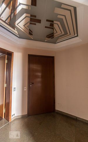 Apartamento à venda com 170m², 4 quartos e 2 vagas Apartamento à venda com 170m², 4 quartos e 2 vagasHall de Entrada