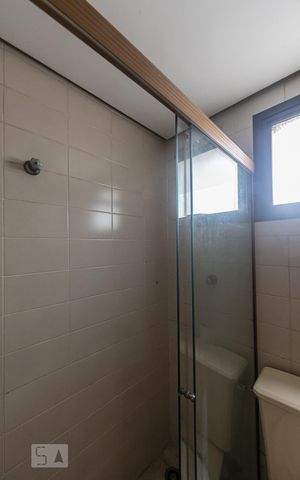 Apartamento à venda com 170m², 4 quartos e 2 vagas Apartamento à venda com 170m², 4 quartos e 2 vagasBanheiro de Serviço