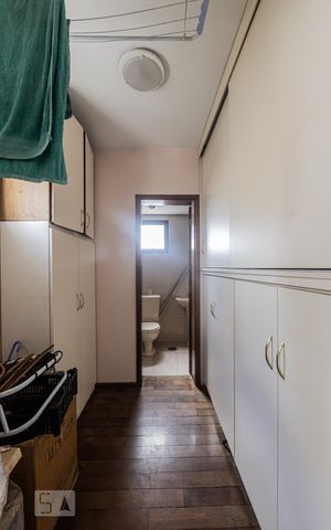 Apartamento à venda com 170m², 4 quartos e 2 vagas Apartamento à venda com 170m², 4 quartos e 2 vagasQuarto de Serviço