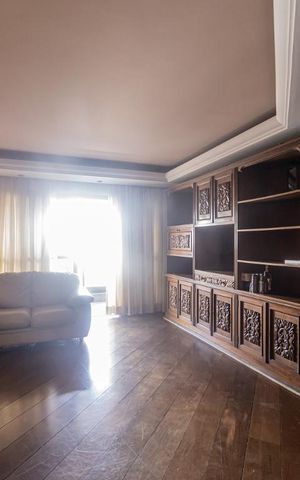 Apartamento à venda com 170m², 4 quartos e 2 vagas Apartamento à venda com 170m², 4 quartos e 2 vagasSala