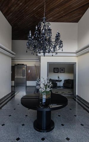 Apartamento à venda com 170m², 4 quartos e 2 vagas Apartamento à venda com 170m², 4 quartos e 2 vagasHall