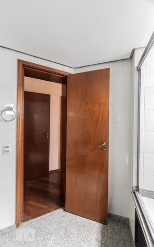 Apartamento à venda com 170m², 4 quartos e 2 vagas Apartamento à venda com 170m², 4 quartos e 2 vagasBanheiro Suite 1